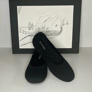 VIVAIA Round-Toe  Claire Flats Women’s Size 8